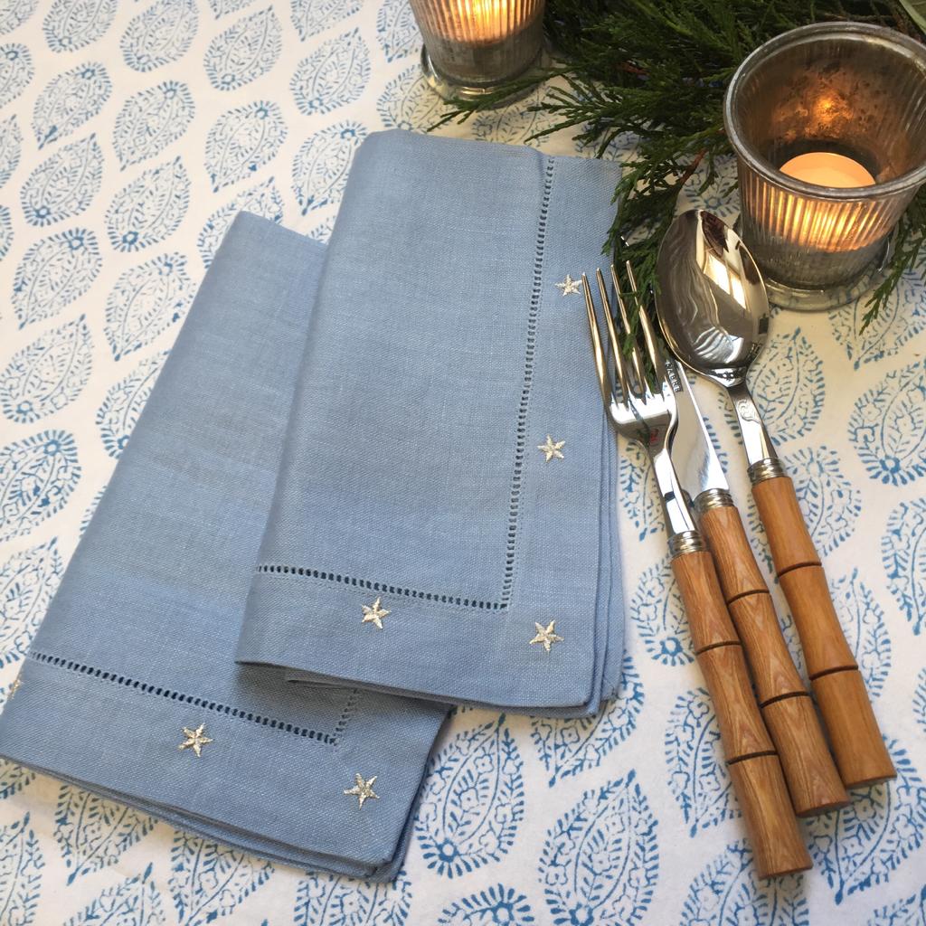 NEW FESTIVE TABLE LINEN