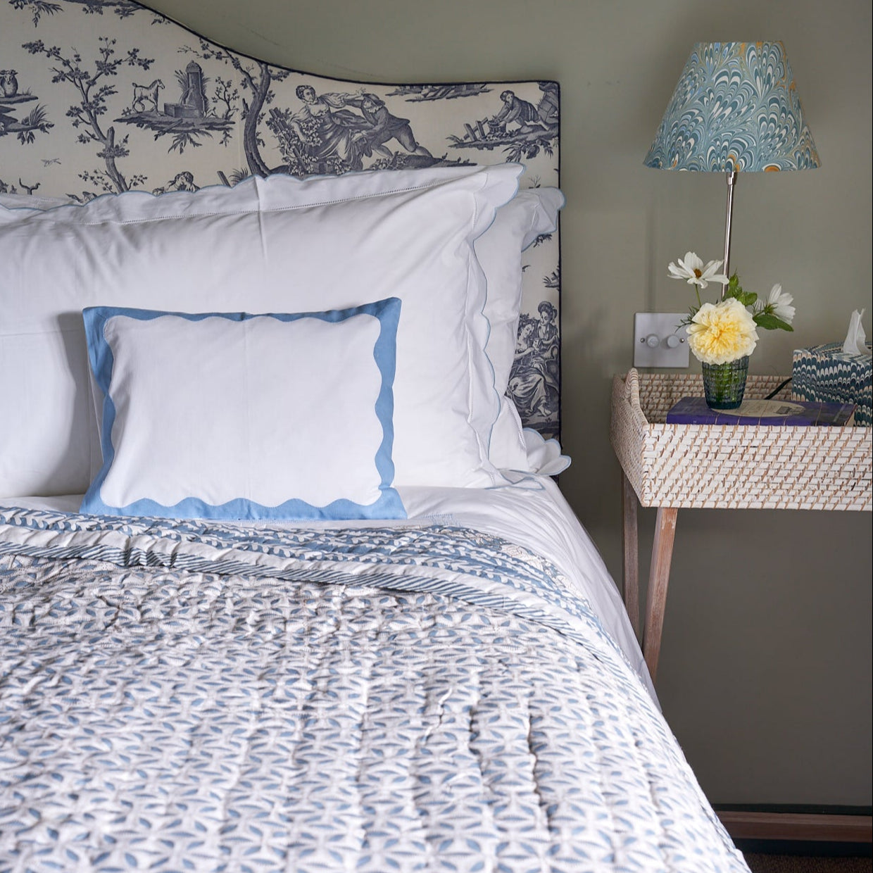 Blue and Taupe Clematis Quilt