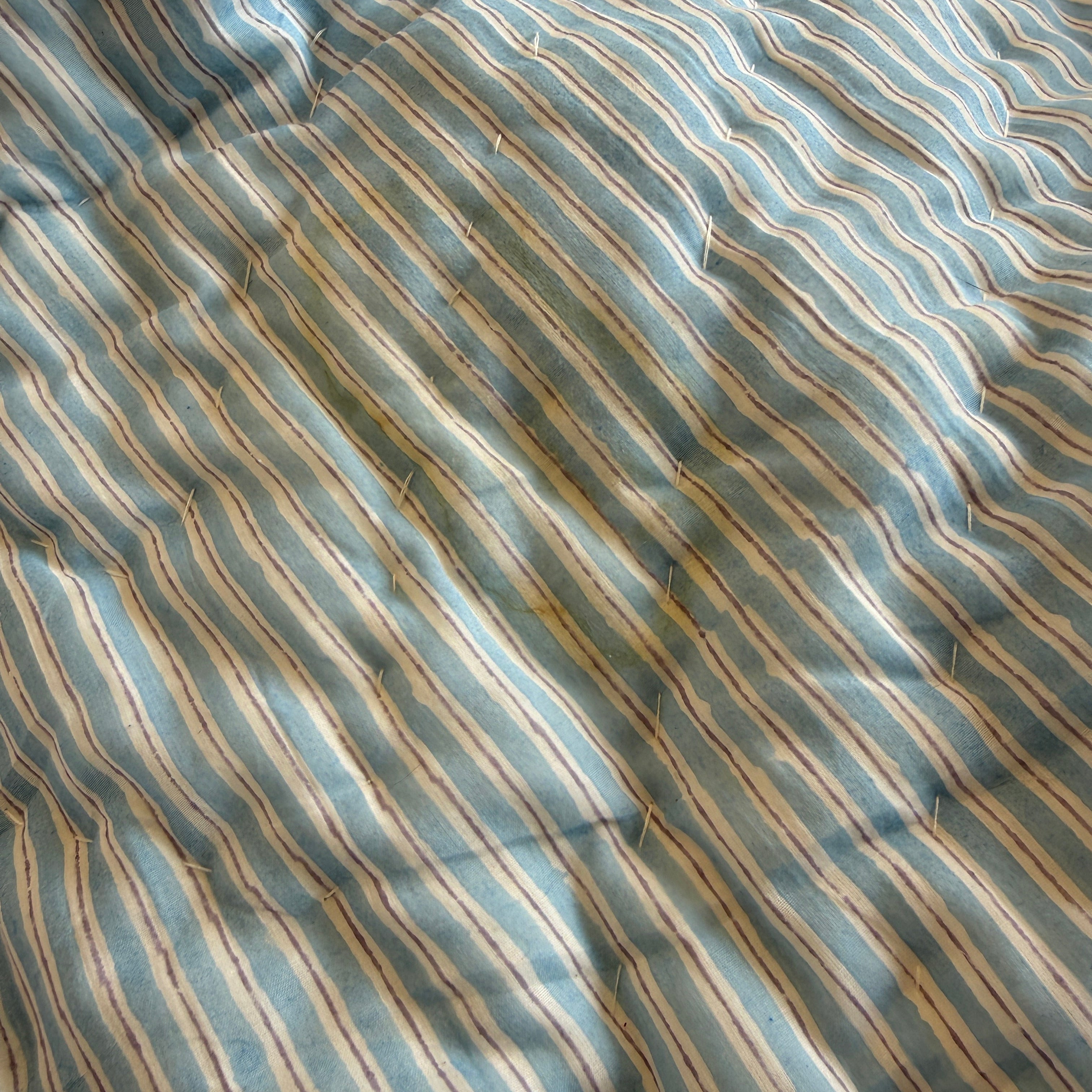 Seconds Blue Pomily Quilt (Kingsize)
