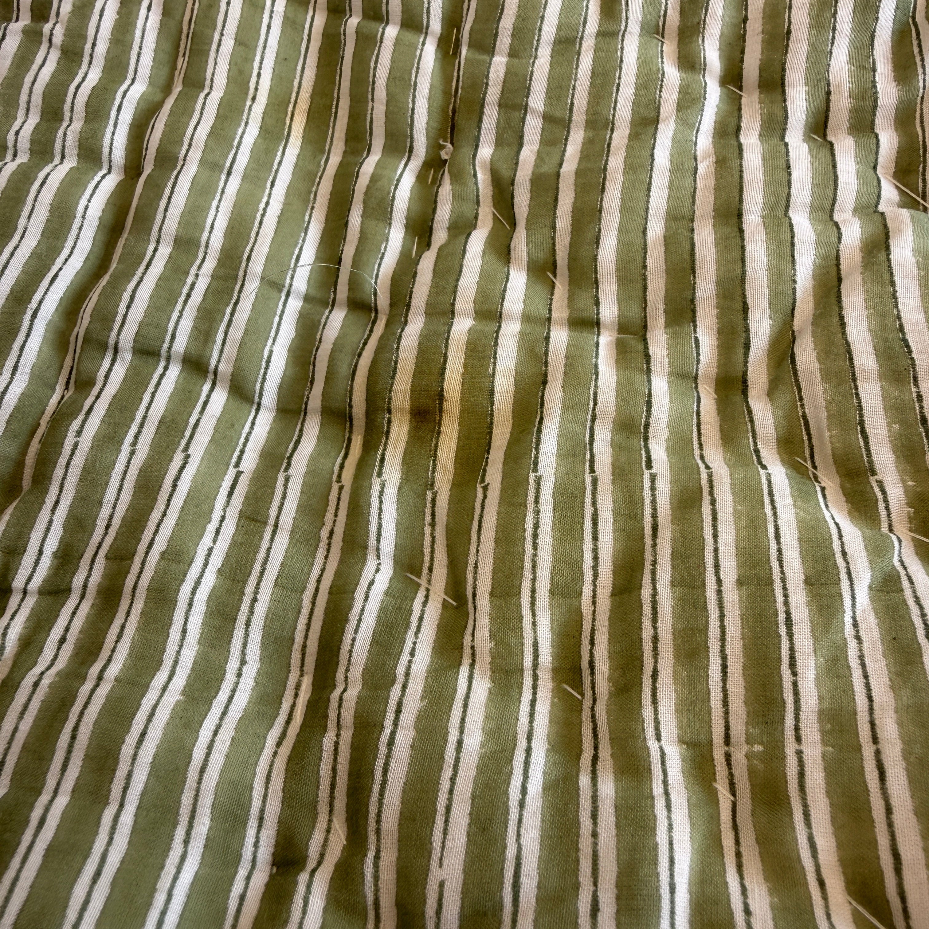 Seconds Green Pomily Quilt (Kingsize)