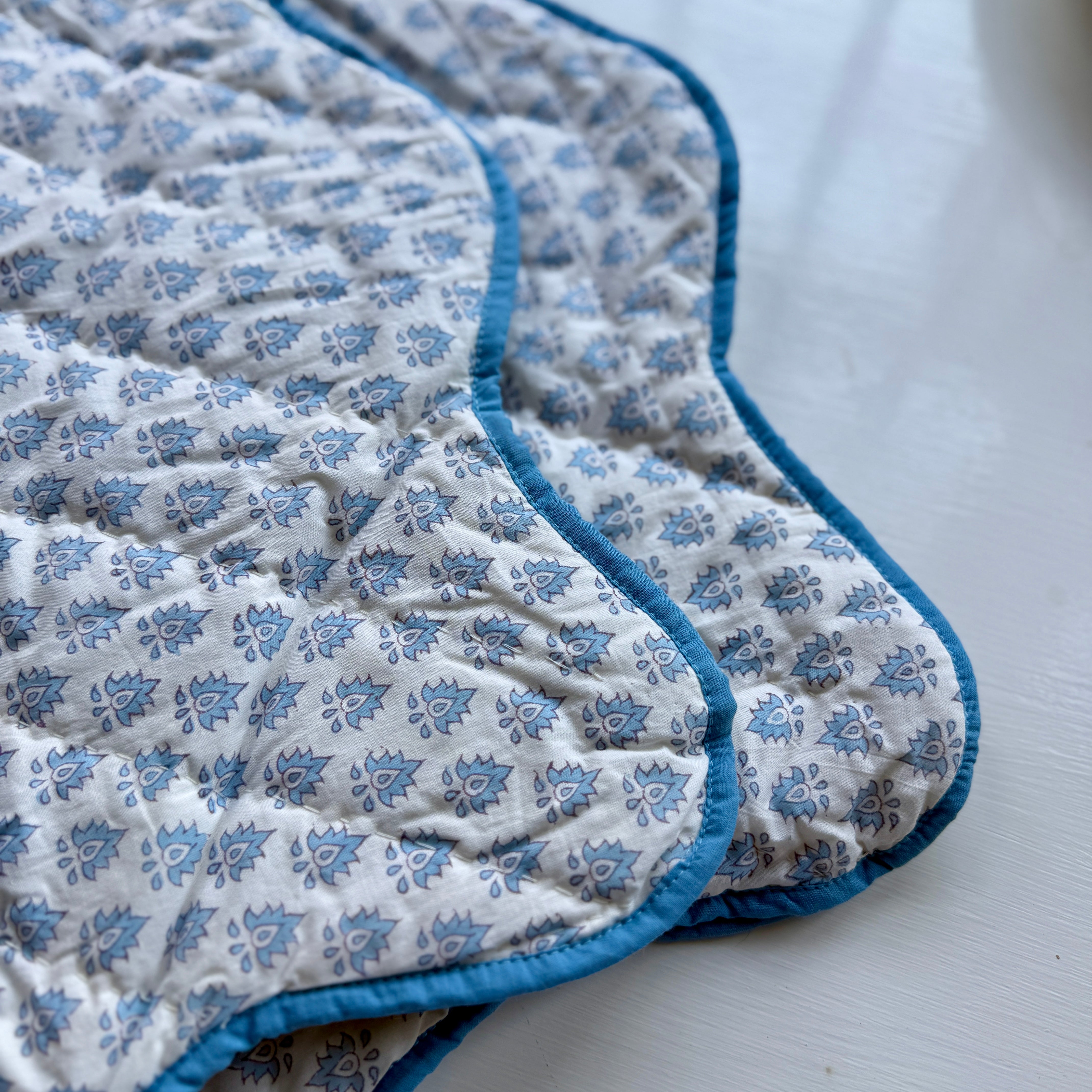 Sample - Scalloped Edge Blue Pomily Baby Quilt