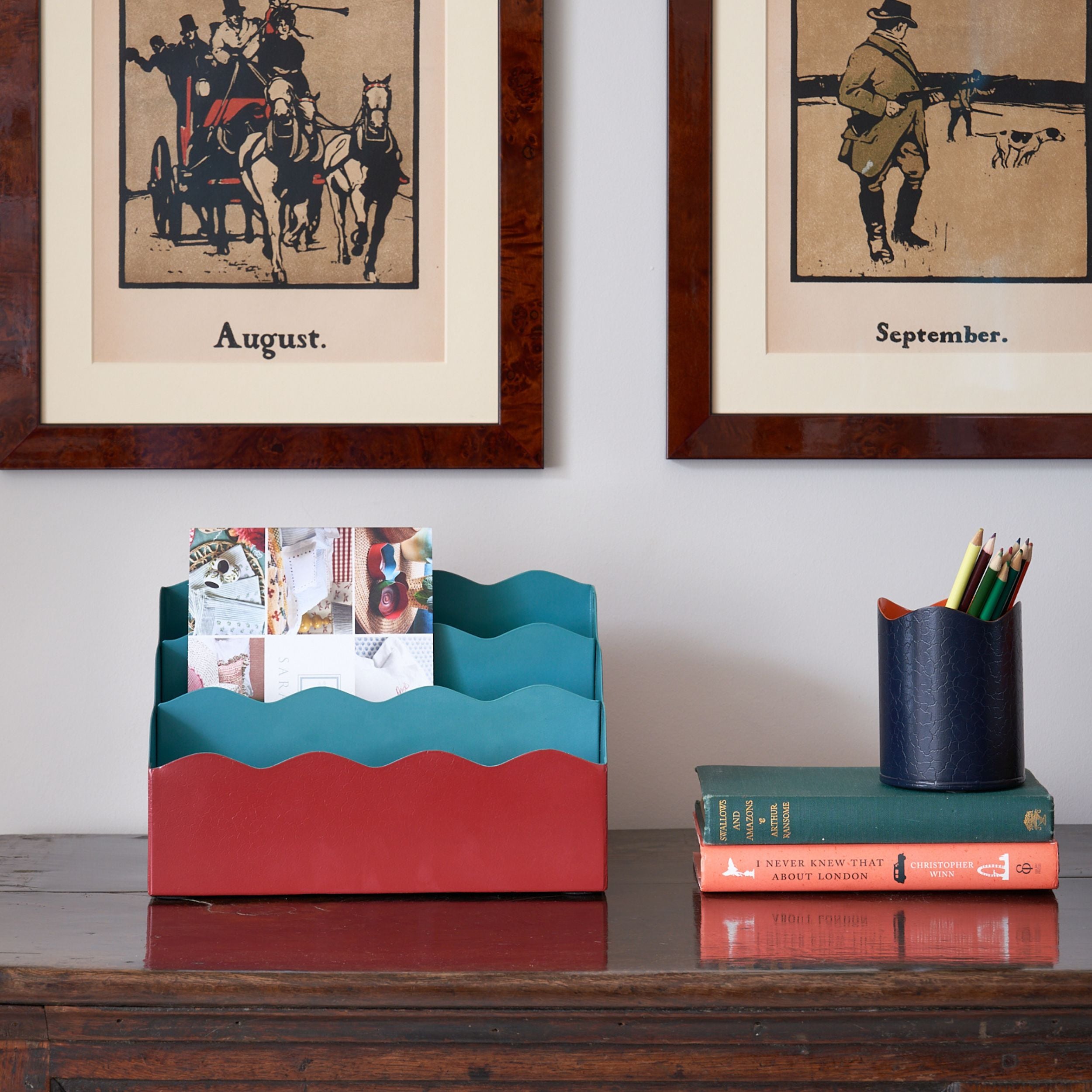 scalloped edge red letter rack