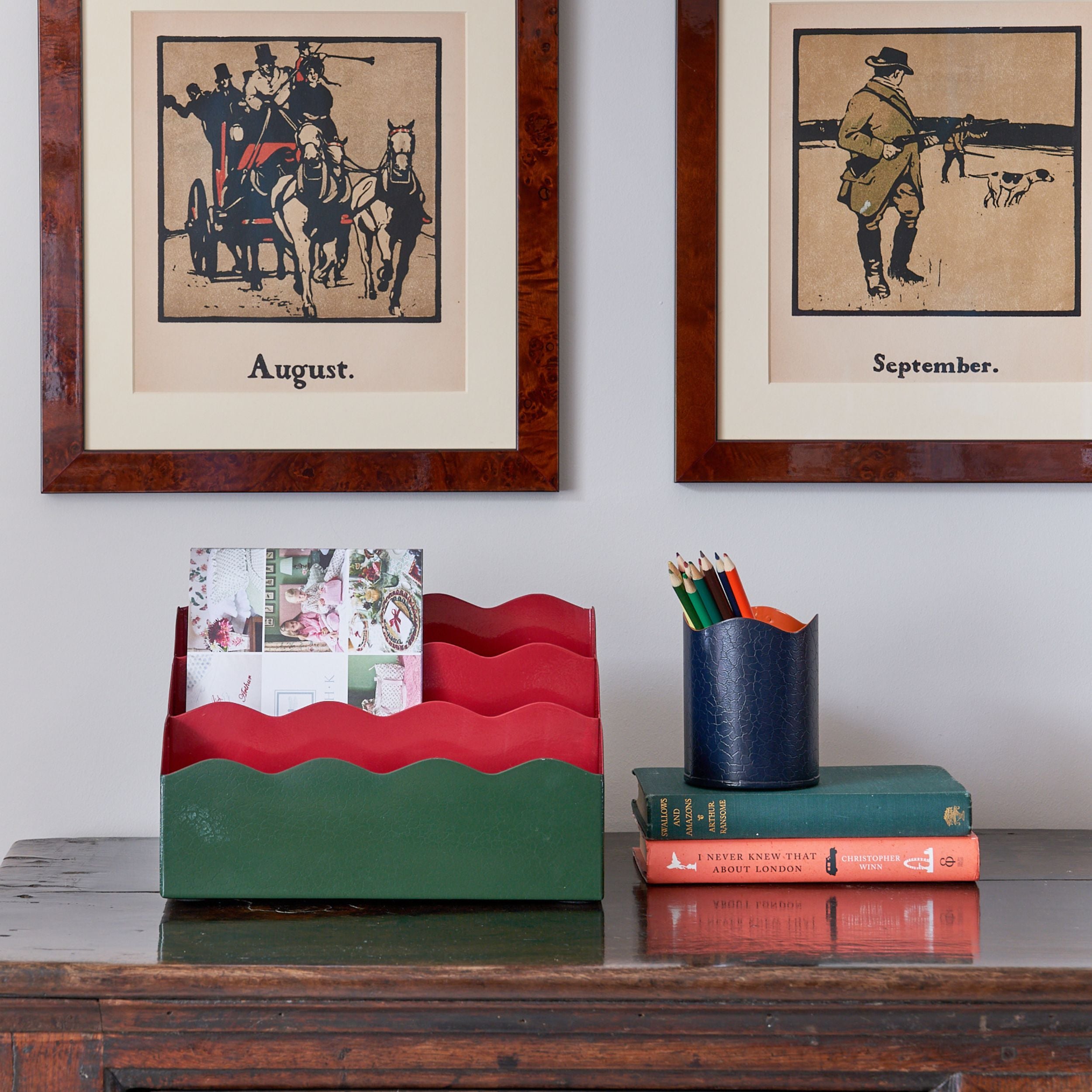Green letter holder
