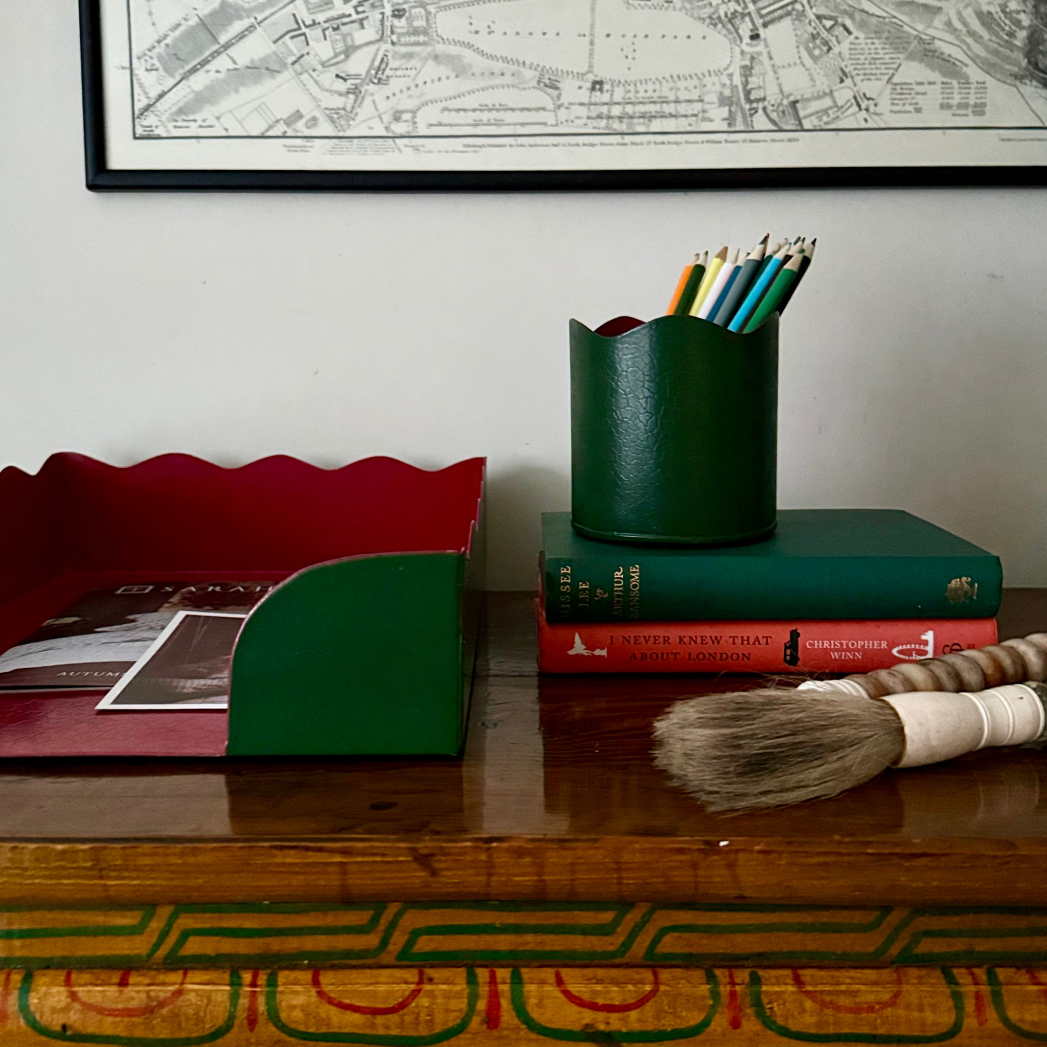 Toleware Paper Tray - Dark Green and Raspberry