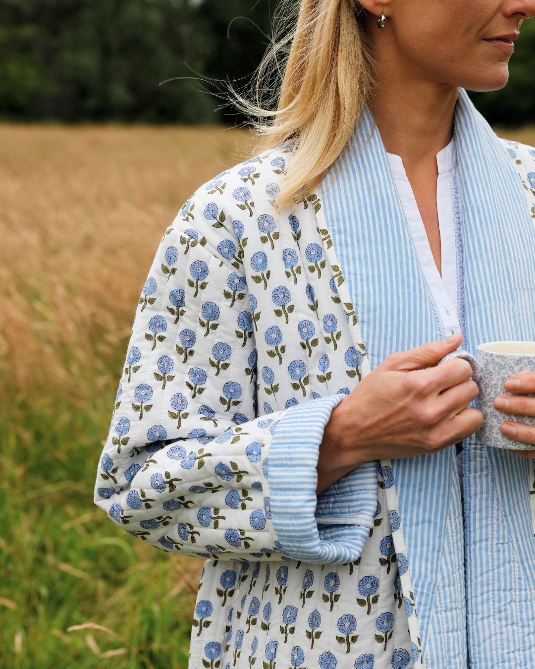 Adult Blue Daisy Dressing Gown