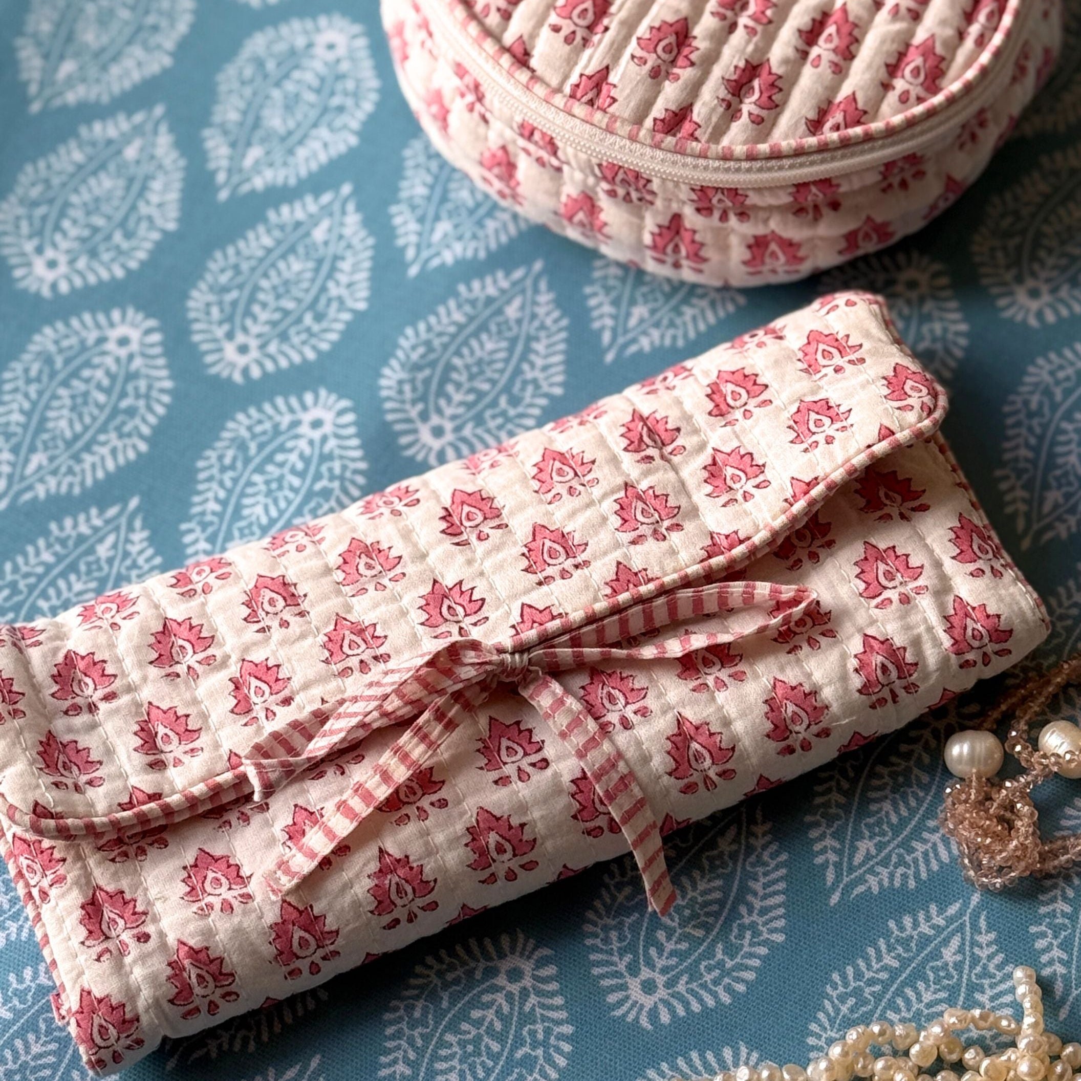 Pink Pomily Jewellery Roll