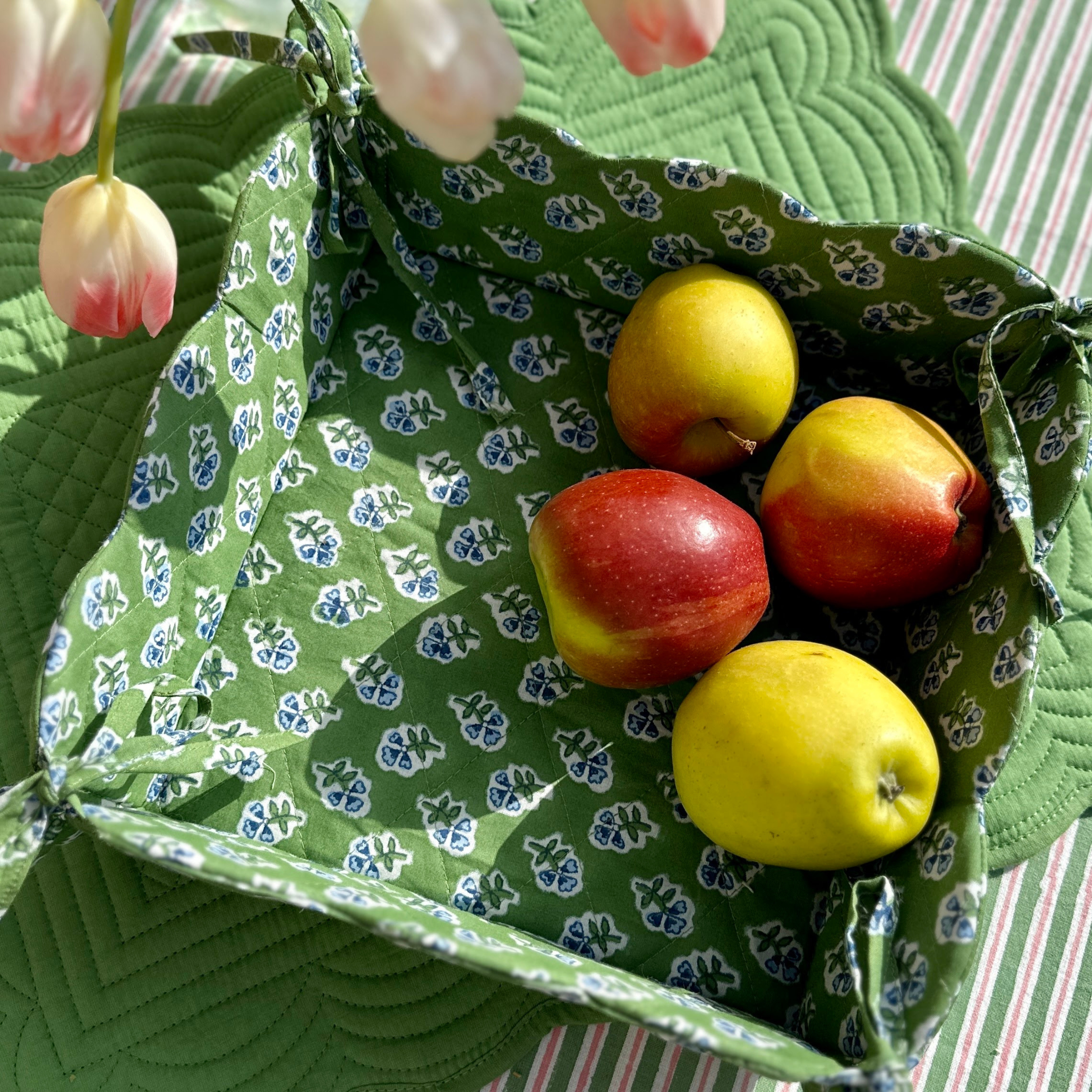 Apple Green Ditsy Scallop Tray
