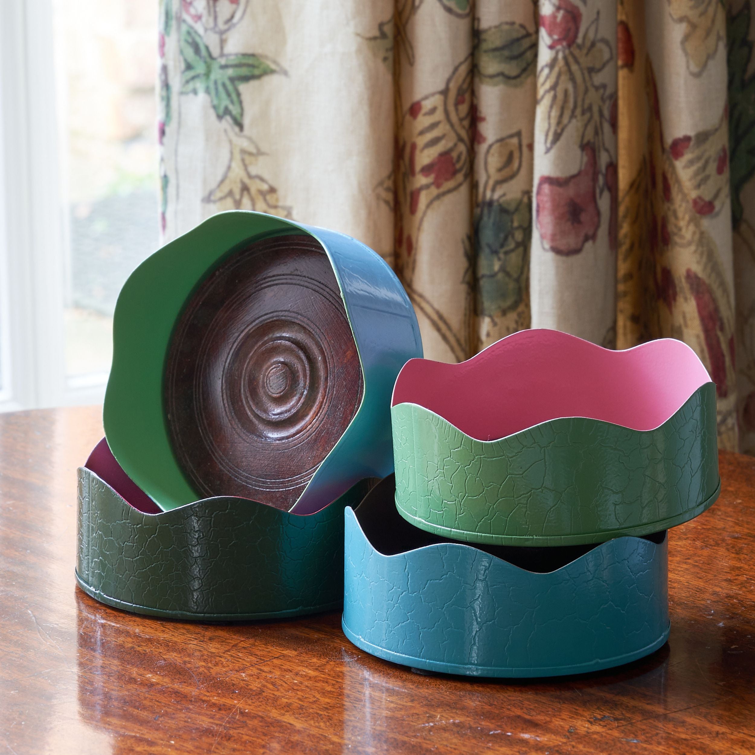 Toleware Wine Coaster - Piquant Green & Flamingo Pink