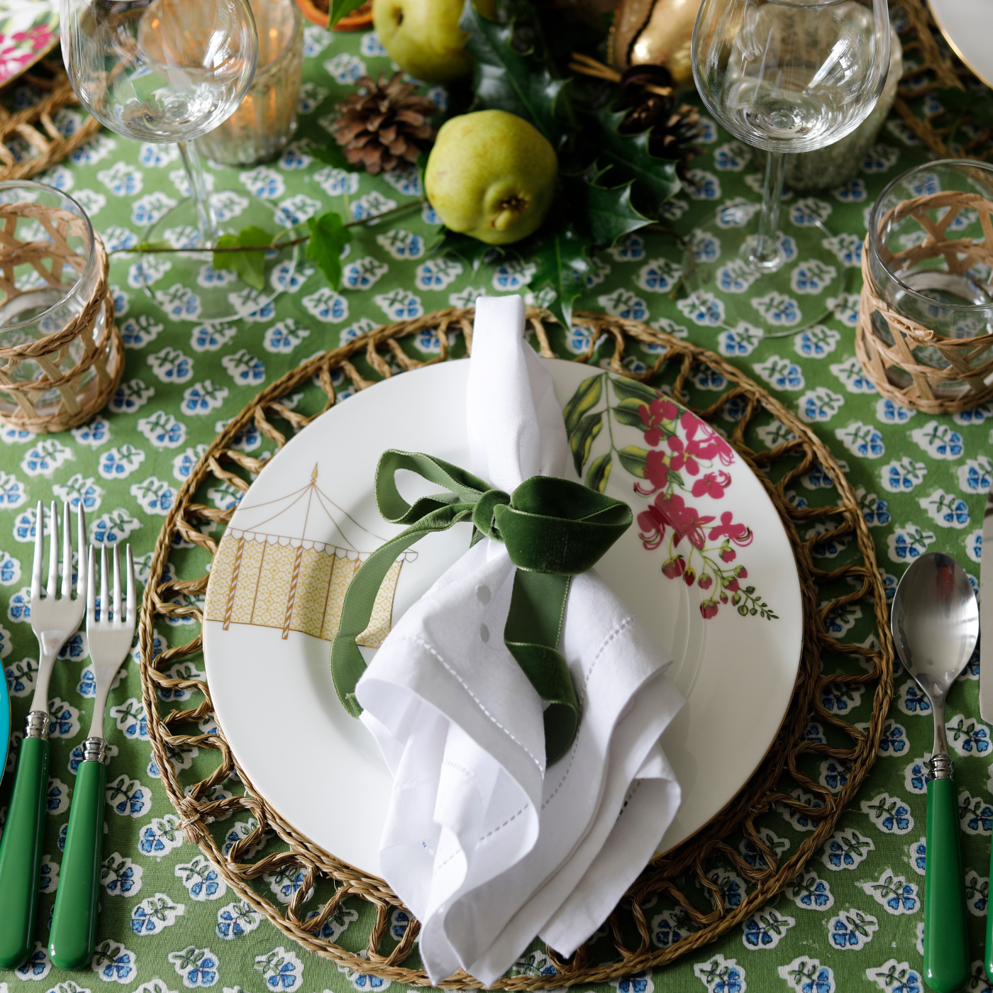 Apple Green Ditsy Tablecloth