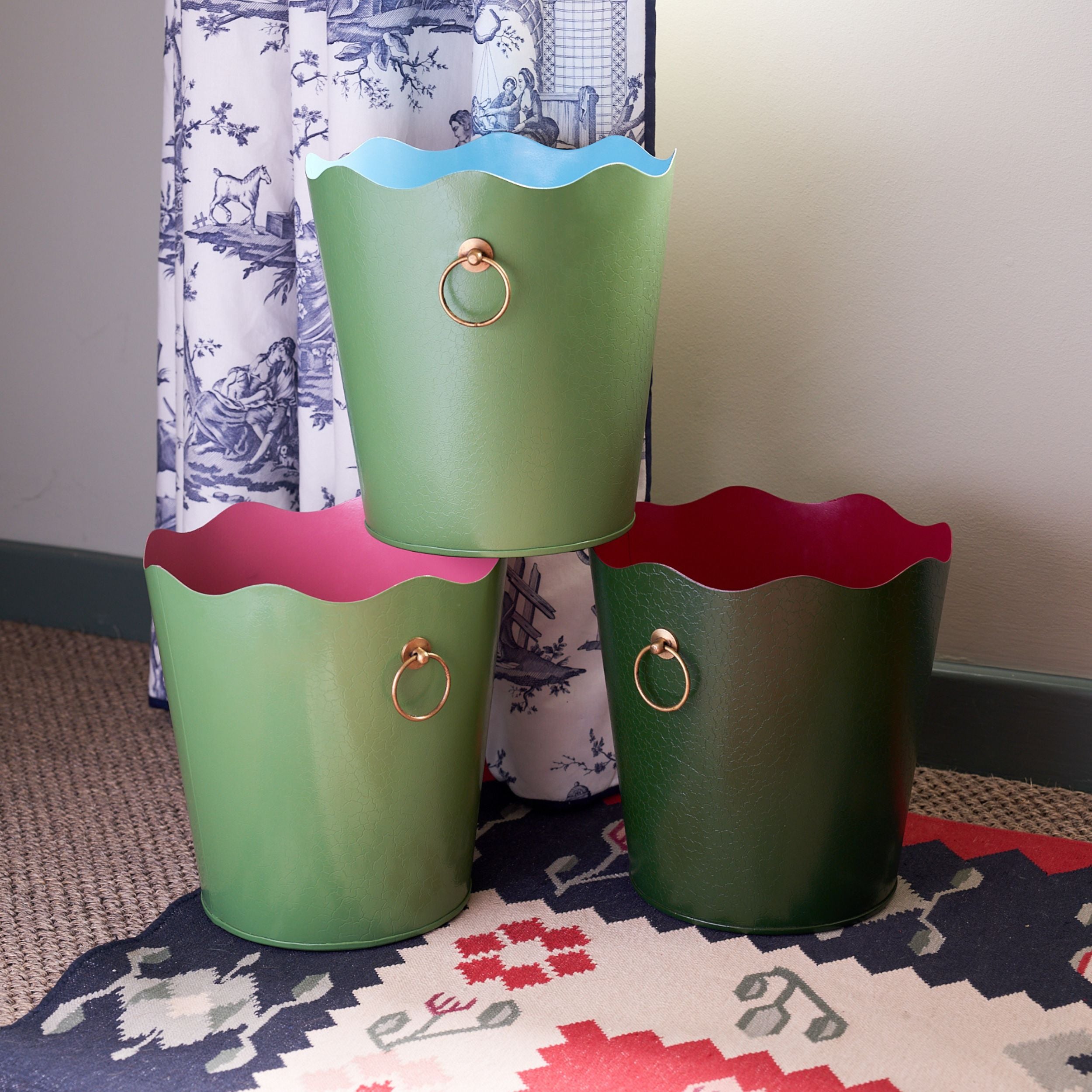 scalloped edge light green waste paper bin