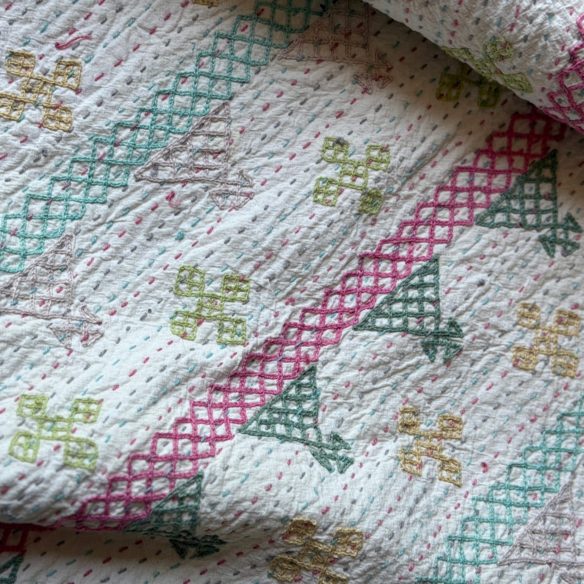 SINGLE KANTHA - PINK, GREEN, TAUPE, BLUE