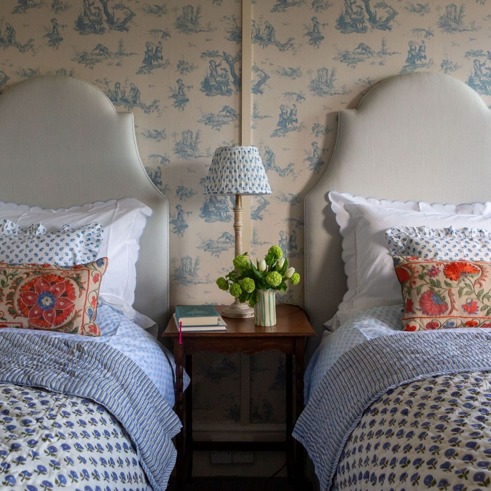 Blue Daisy Blockprinted reversible quilt