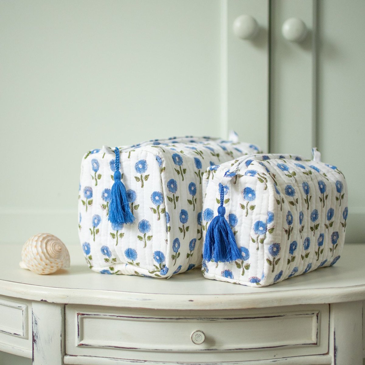 Blue Daisy Cotton Printed Wash Bag