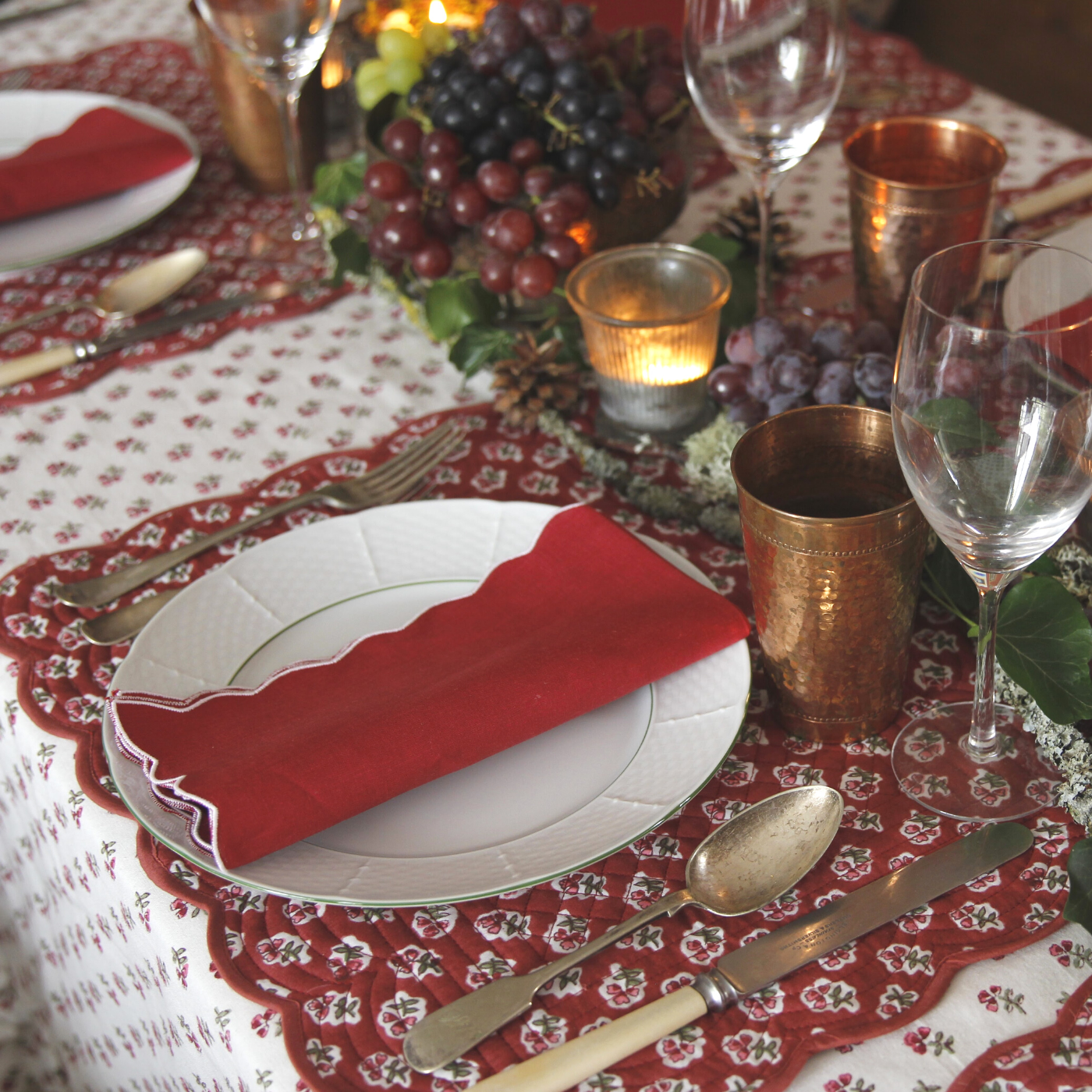 Bordeaux Linen Red Scallop Napkin - Set of 4