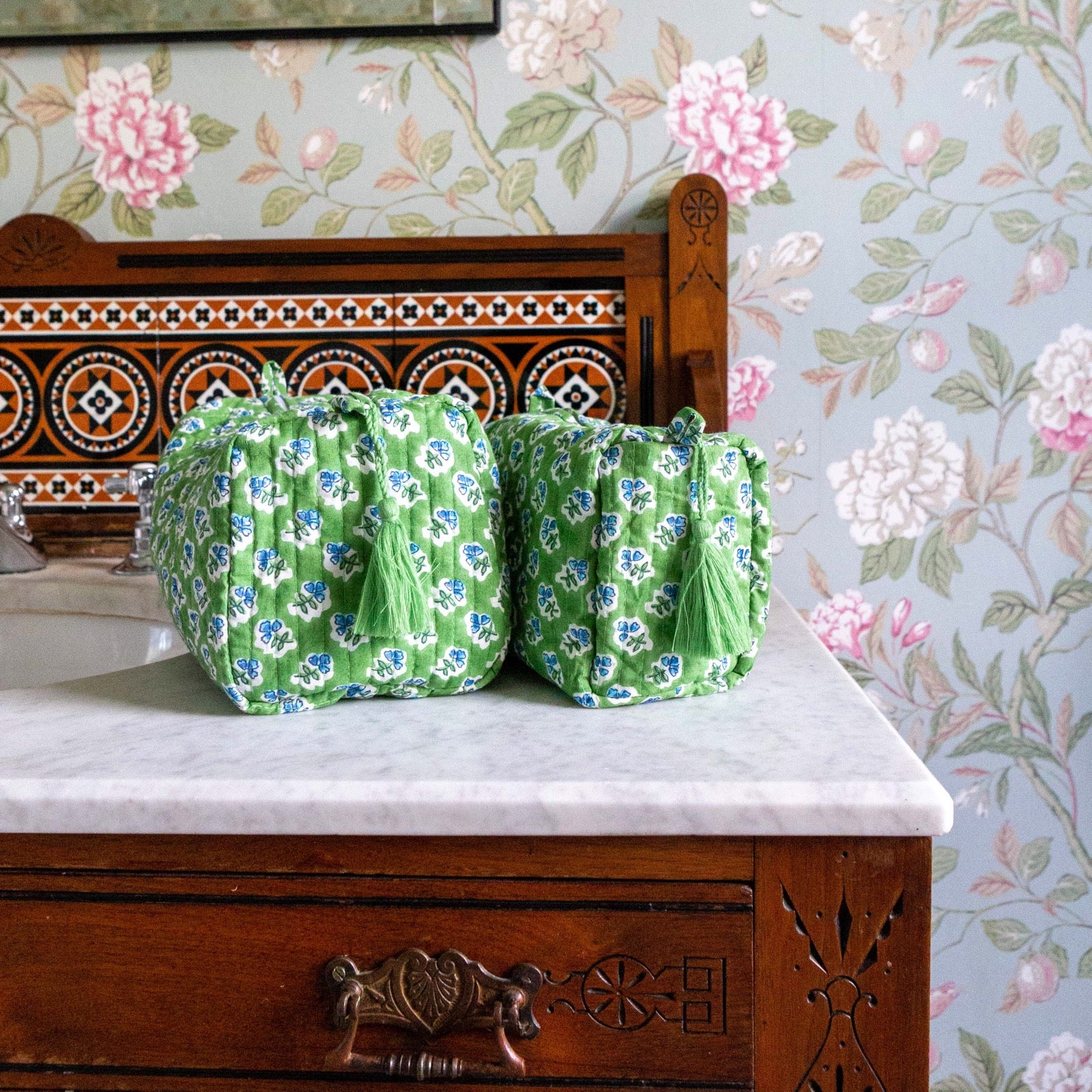 Apple Green Ditsy Wash Bag