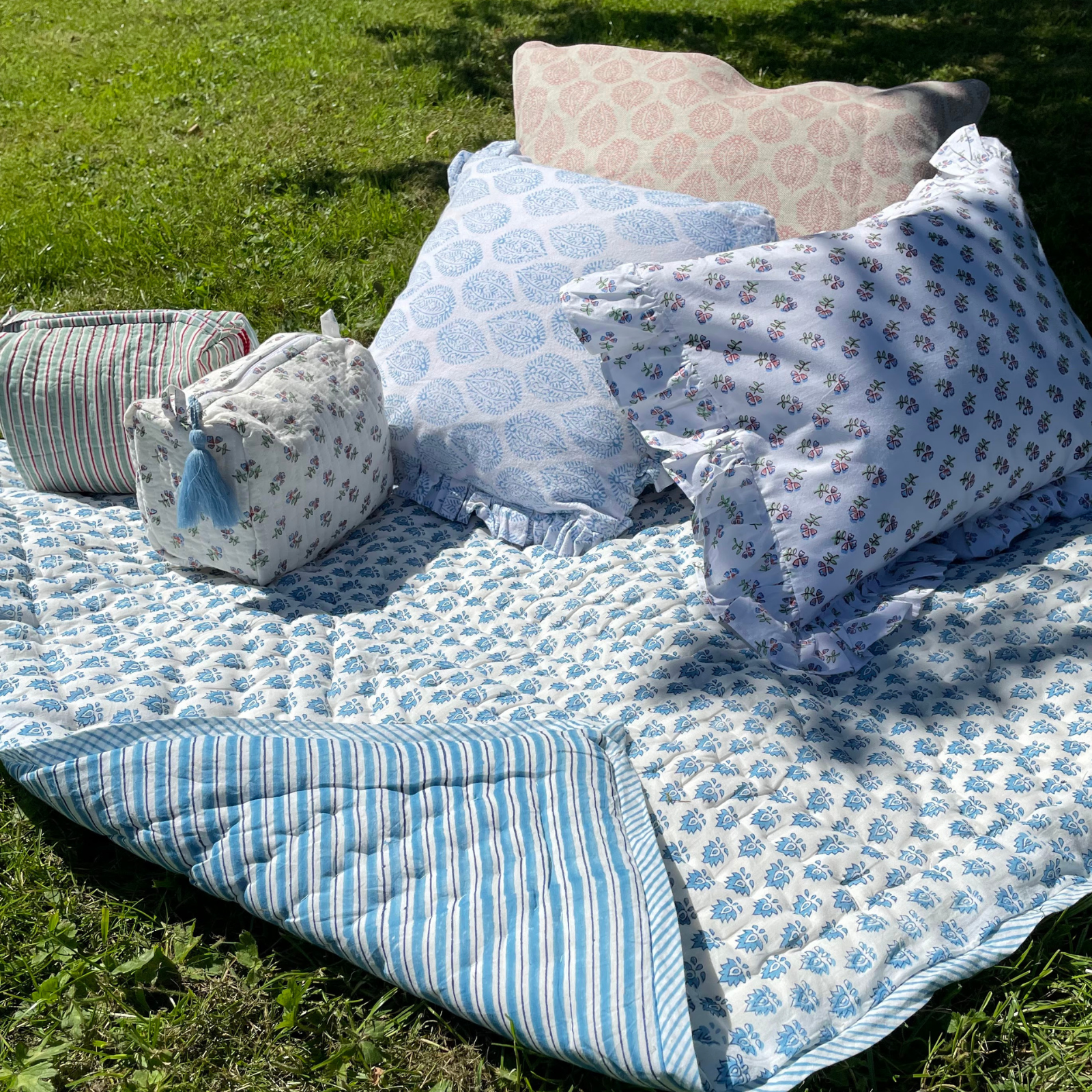Quilt Pattern Cot Quilts Uk Blue Pomily Baby Quilt