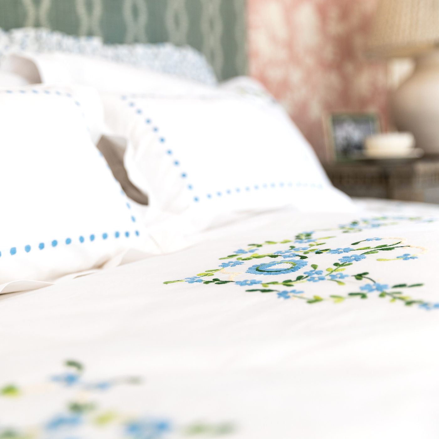 EMBROIDERED FLOWERS DUVET COVER