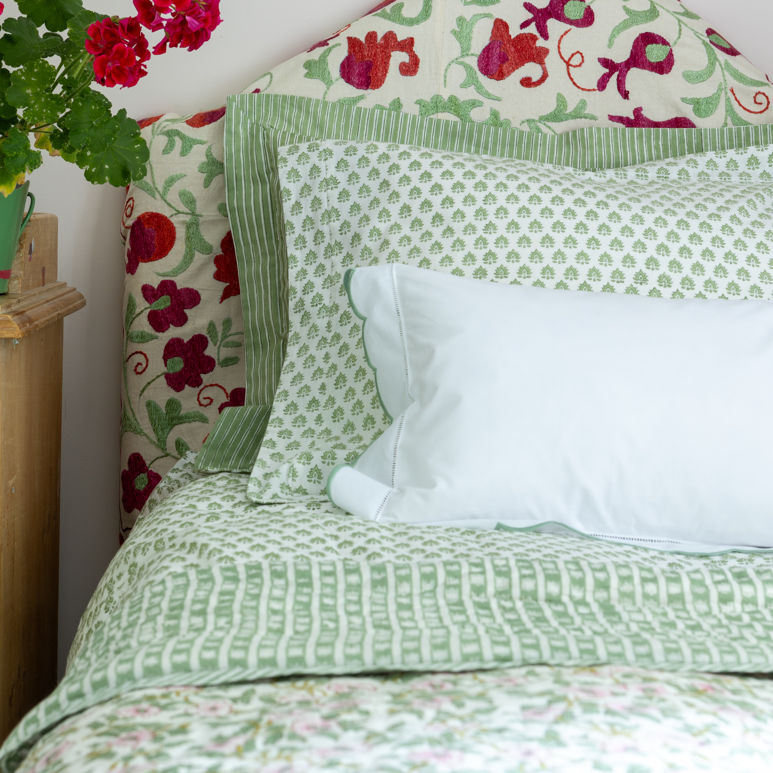 Pretty Hand block Green Cotton Pomily Pillowcase