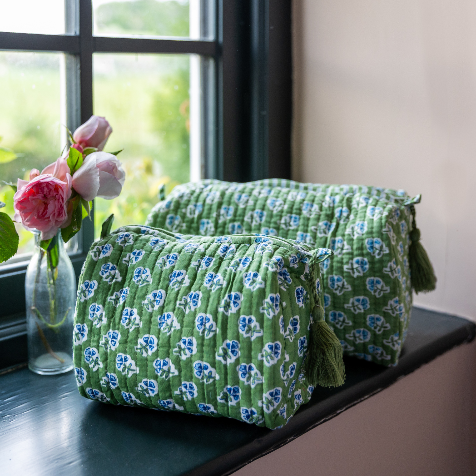 Apple Green Ditsy Wash Bag
