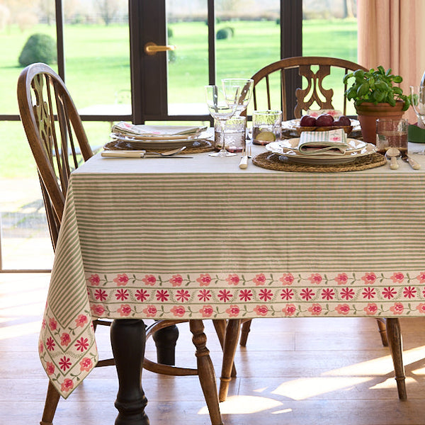 Table_LInen_4_20_2_grande.jpg?