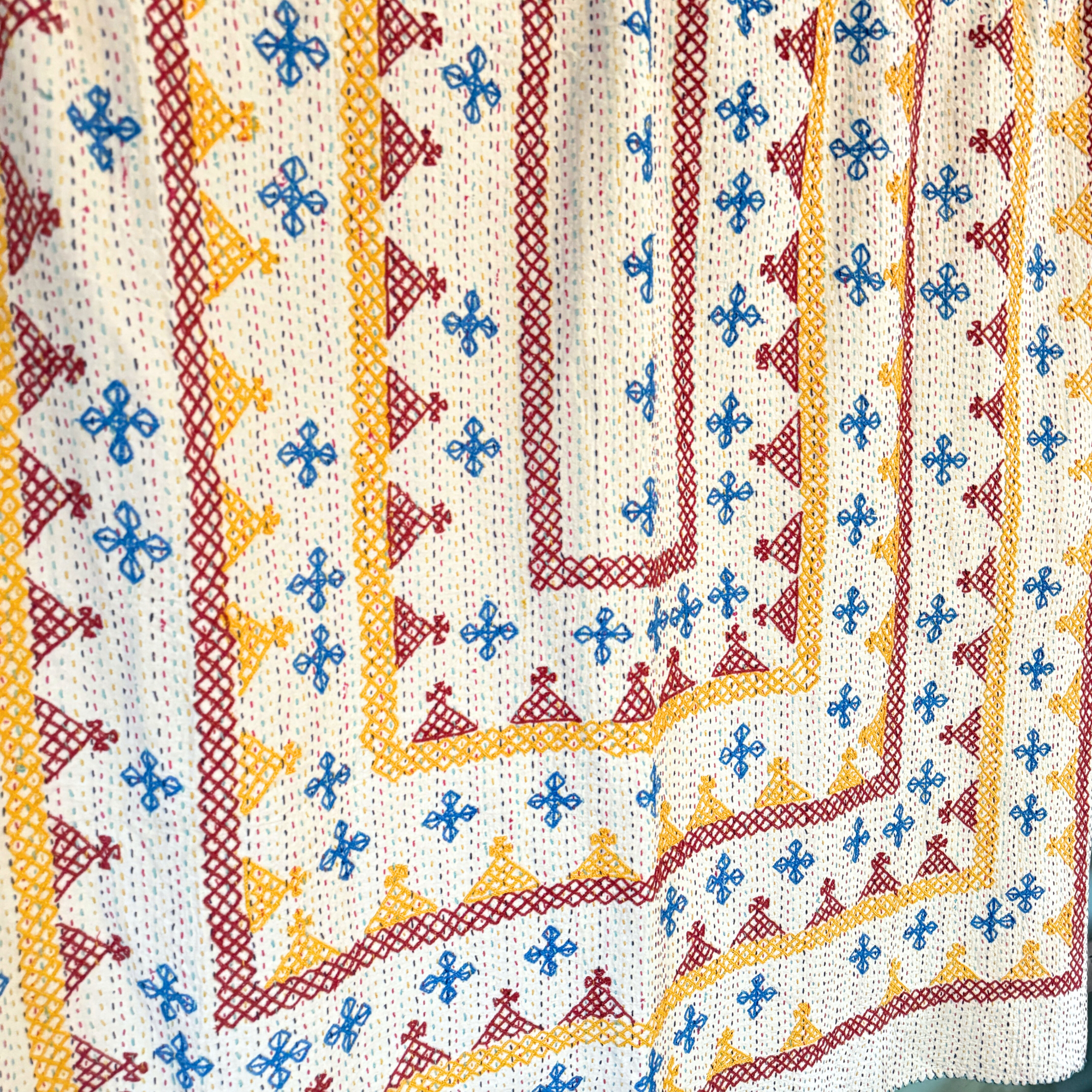 SINGLE KANTHA  - RED, YELLOW, BLUE,