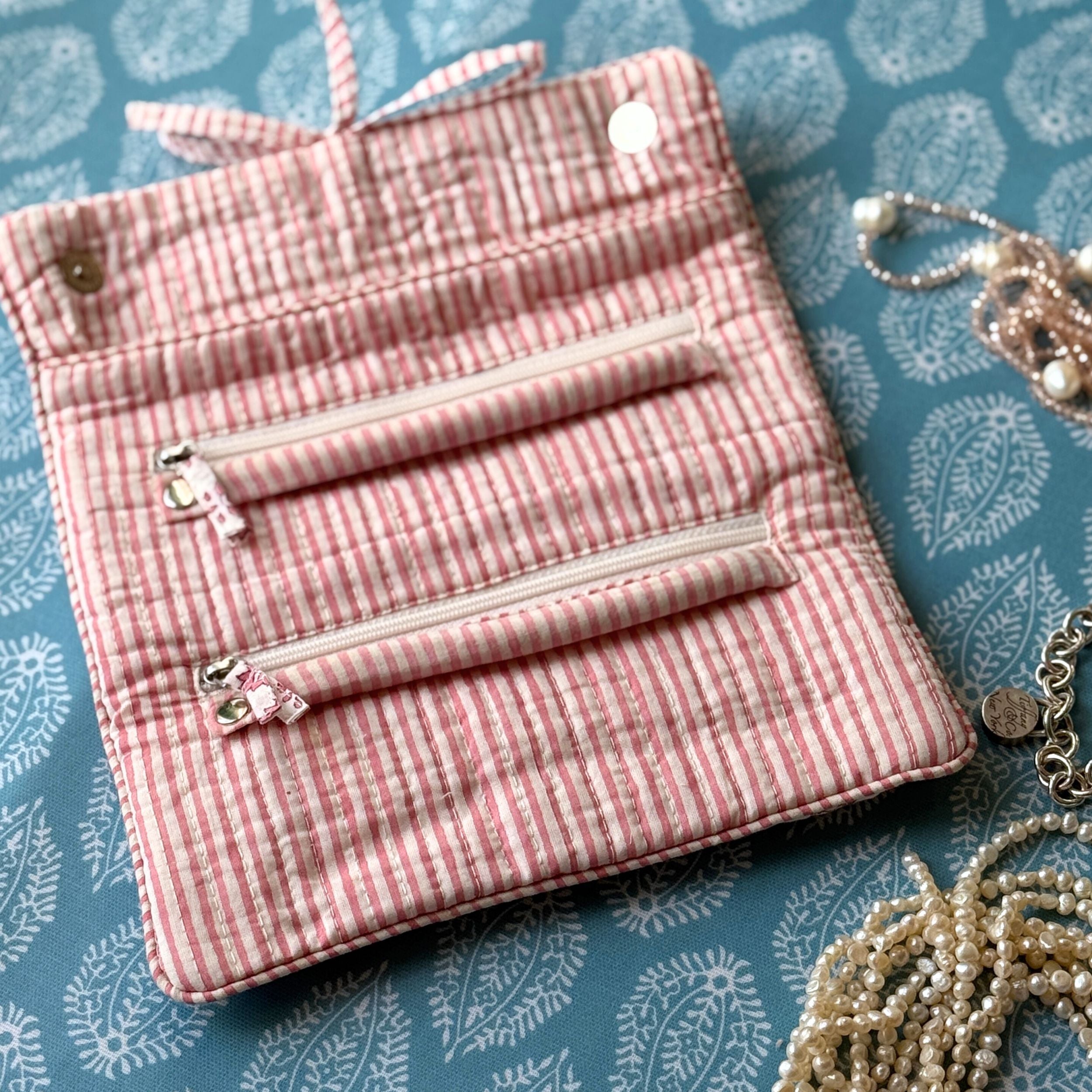 Pink Pomily Jewellery Roll