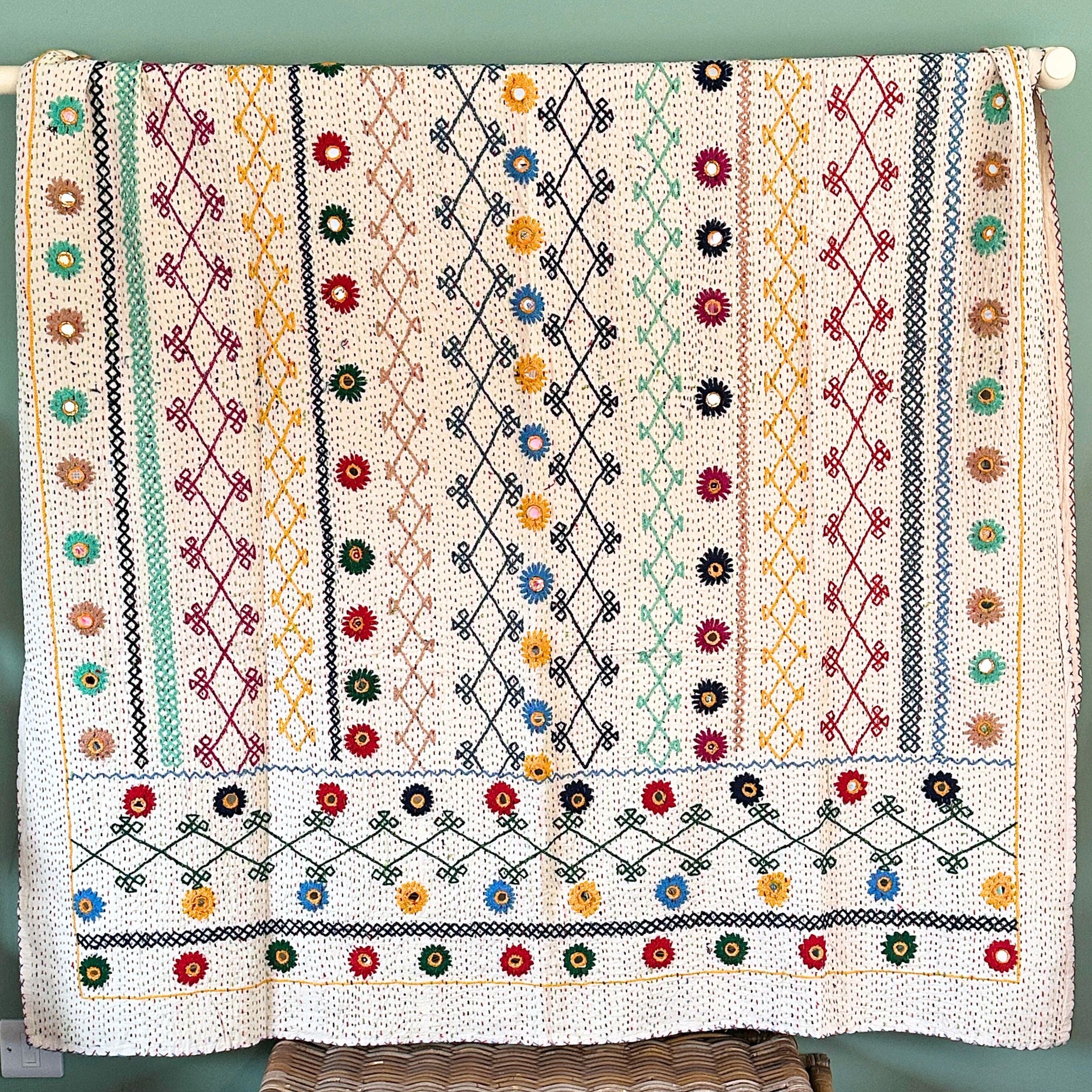 SINGLE KANTHA  - DAISY - RED, GREEN, YELLOW, NAVY, BLUE