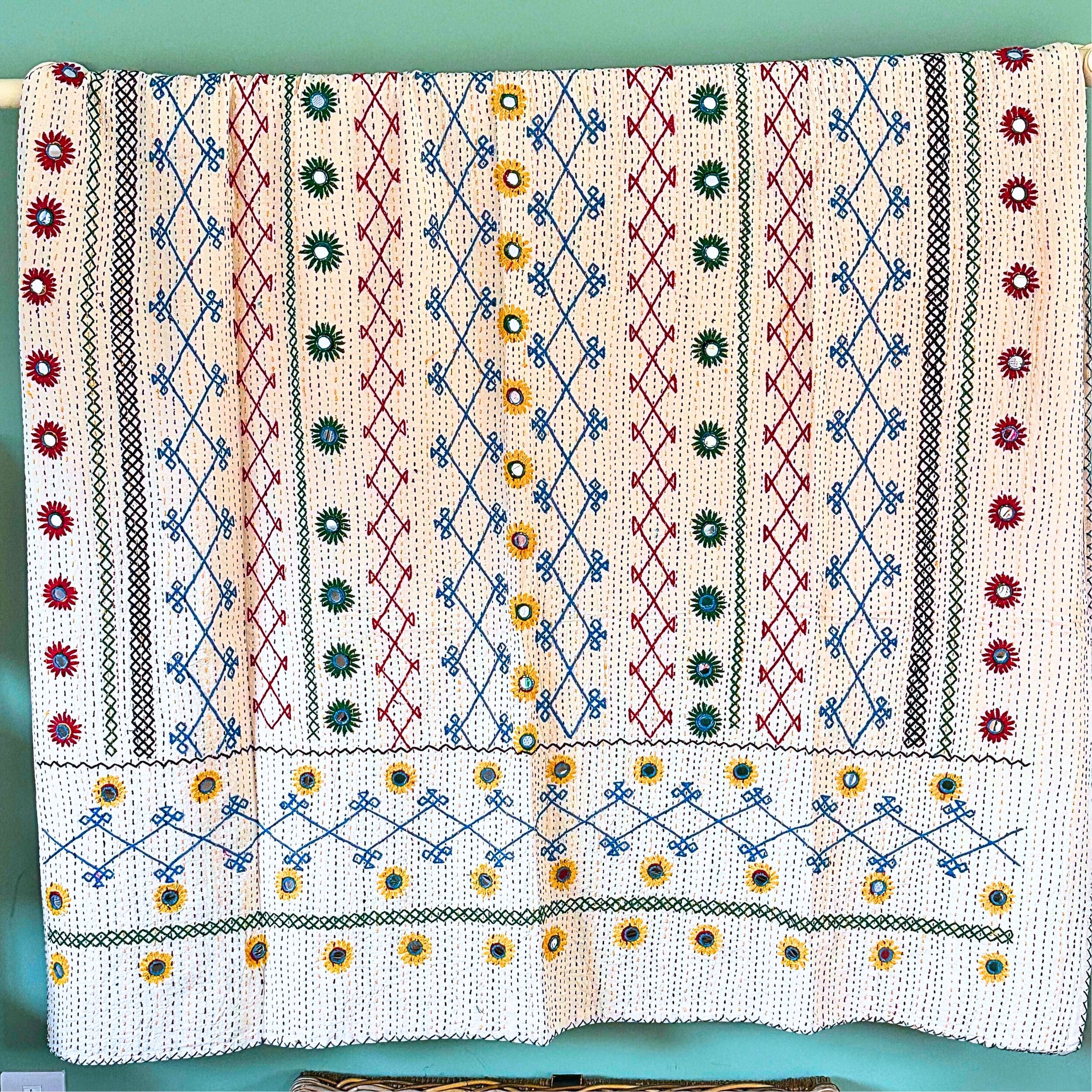 SINGLE KANTHA  - DAISY - NAVY, RED, YELLOW, GREEN, BLUE