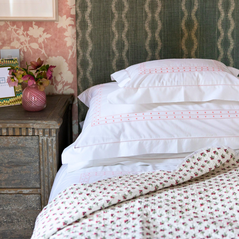 Pink Ditsy Scalloped Bedspread