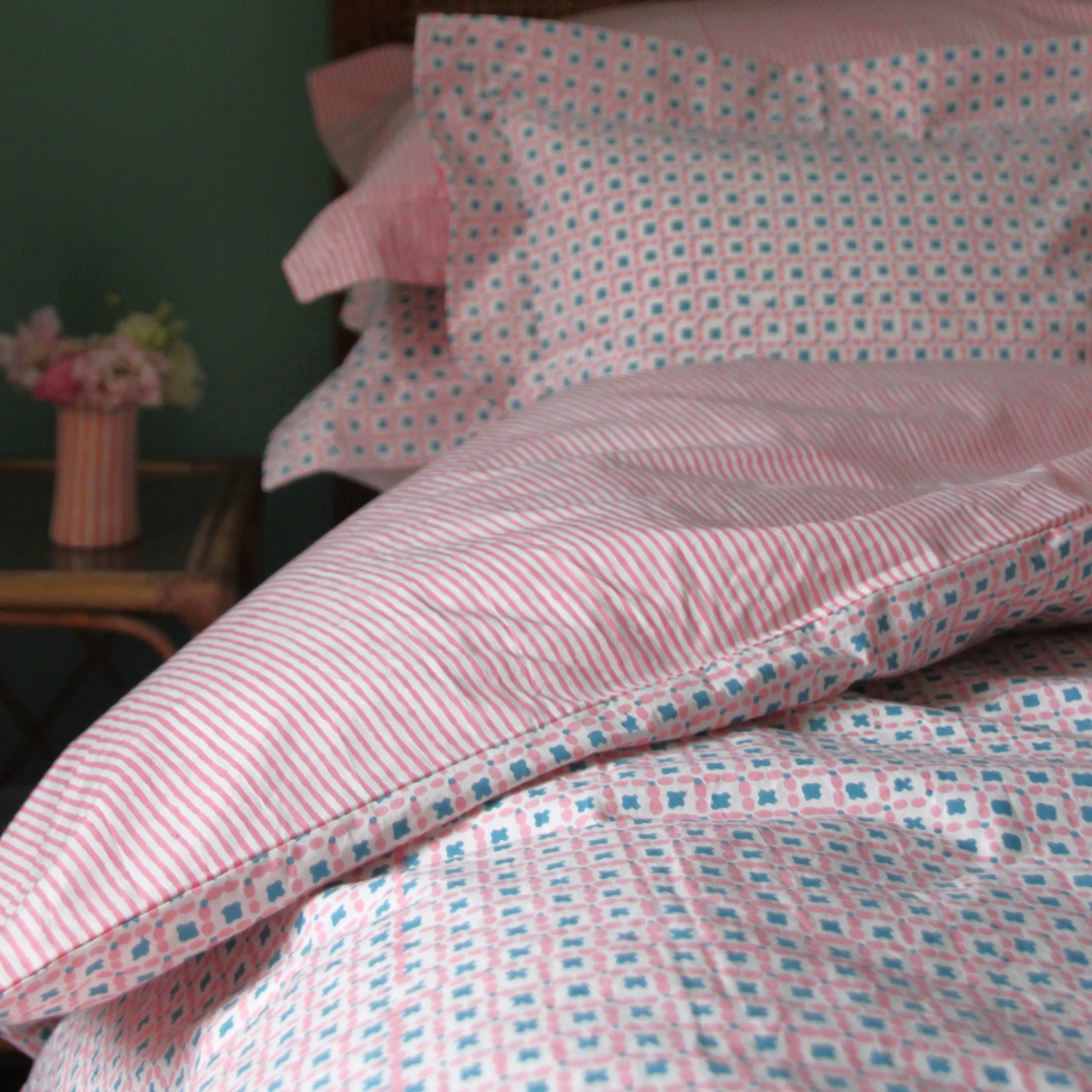 Pink Criss Cross Duvet Cover