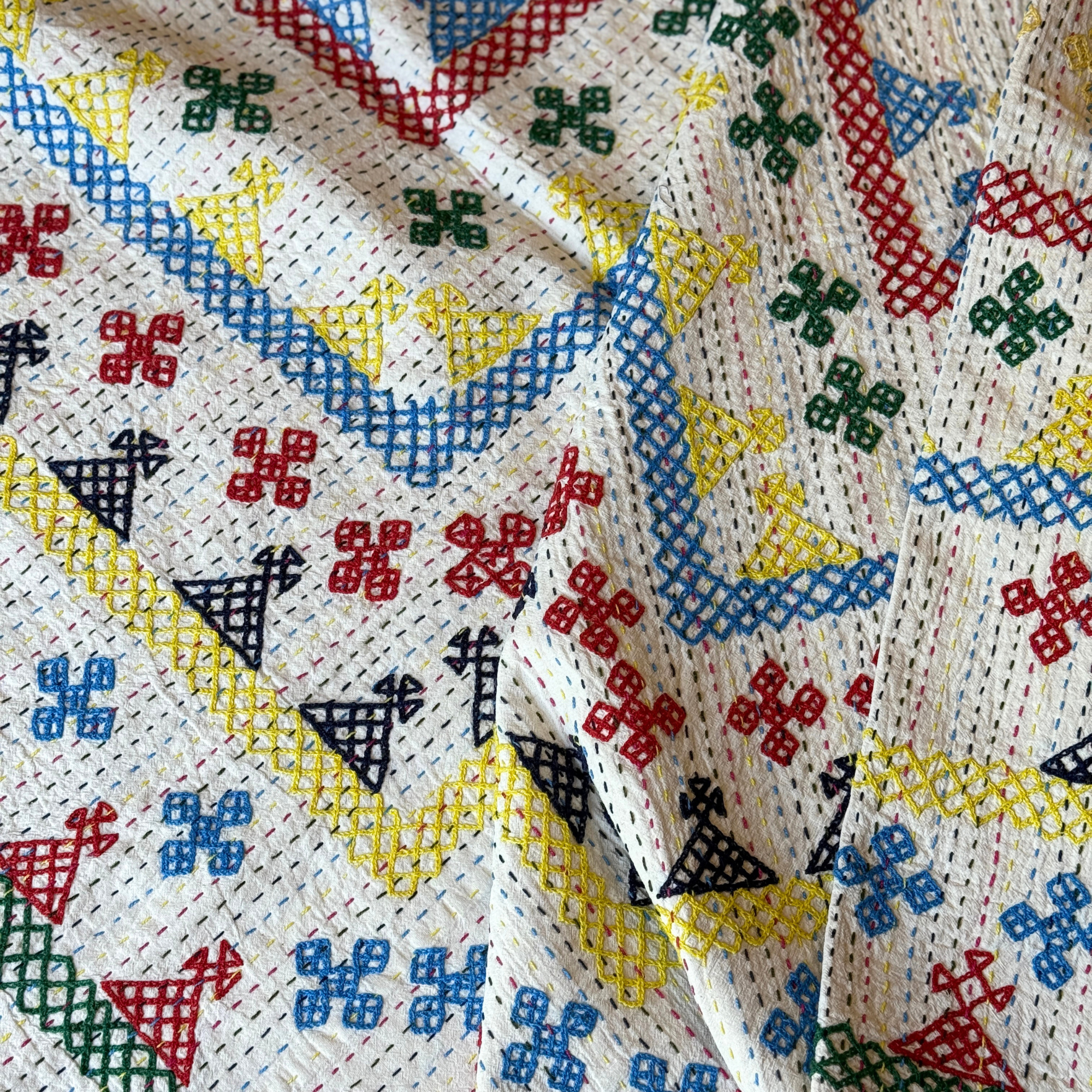SINGLE KANTHA  - GREEN, RED, BLUE, YELLOW, BLACK